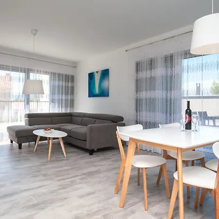 아파트 Dva Galeba - One Bedroom With Garden Terrace 202 *